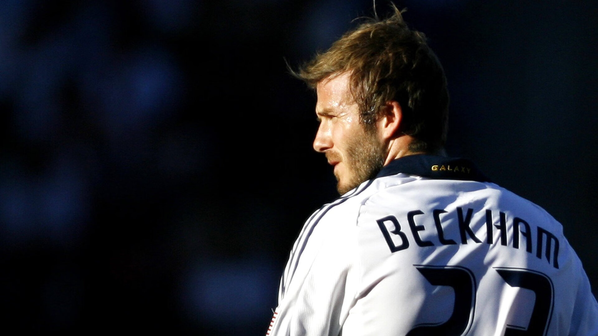 “青少年足球联赛吸引来自全国的数百支代表队”，青少年足球俱乐部联赛