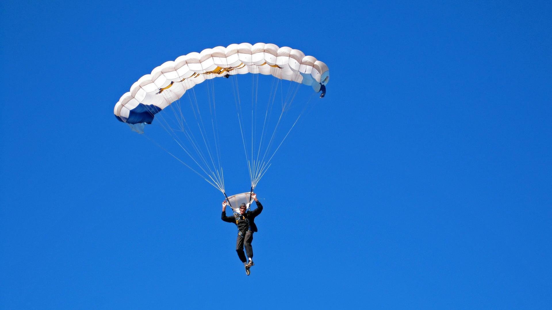 青少年“篮球+科技”融合创新秀在成都精彩亮相，成都市青少年篮球队